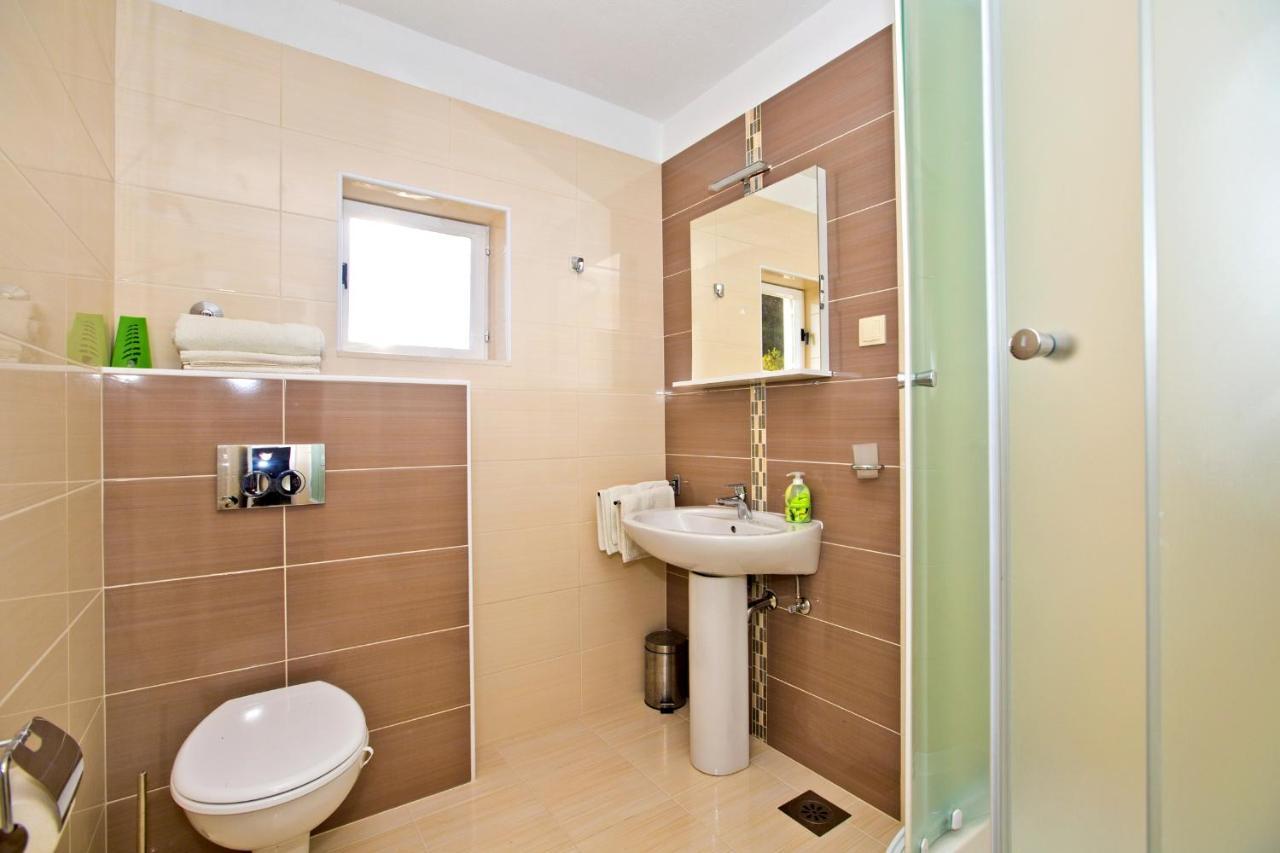 Seaside Secluded Apartments Cove Tvrdni Dolac, Hvar - 4008 Gdinj Exterior photo